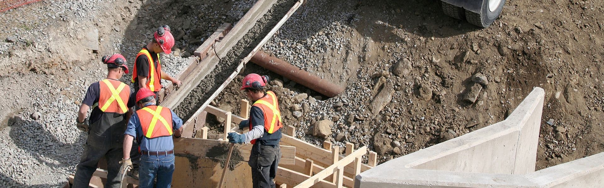 article image insulated blankets tarp concrete curing pouring